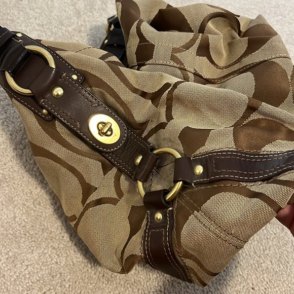 Brown and Tan Coach Bag with Gold Detail - Picture 7 of 11
